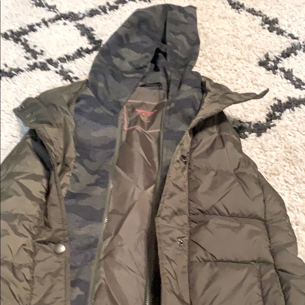 Vest with camo lining (Olive green)